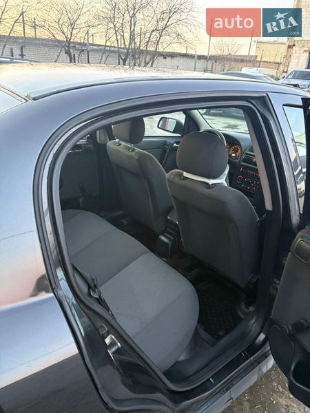 Седан Opel Astra 2008 в Вараше