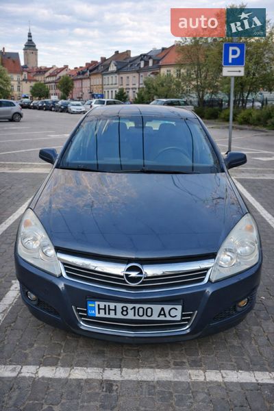 Хетчбек Opel Astra 2009 в Сараті
