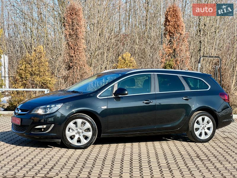 Универсал Opel Astra 2014 в Ивано-Франковске