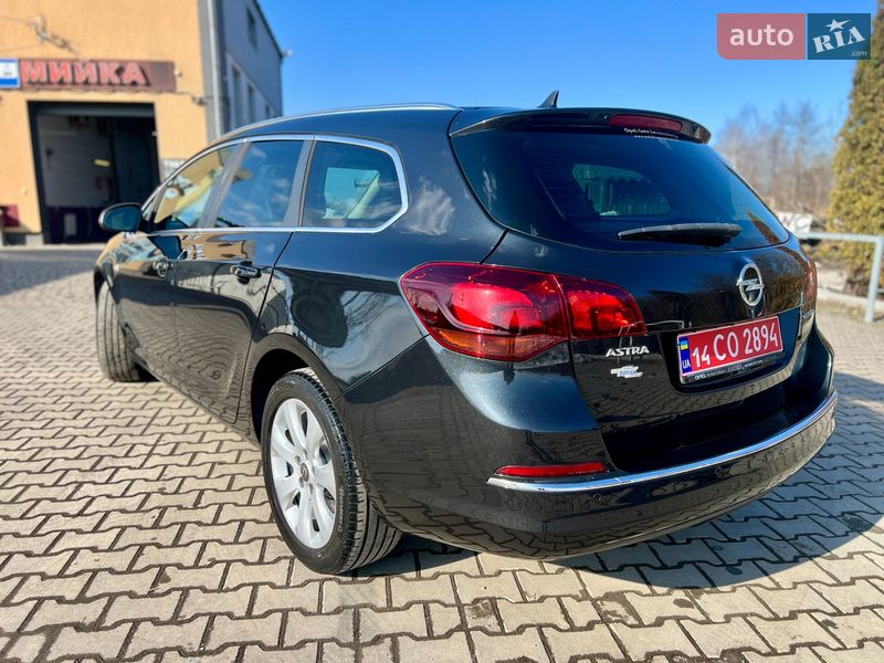 Универсал Opel Astra 2014 в Ивано-Франковске