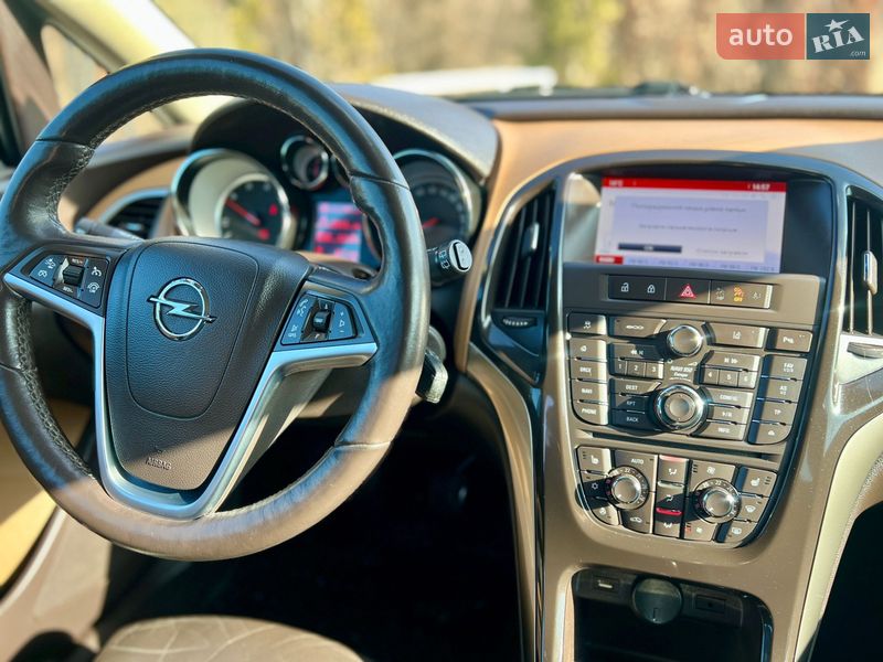 Универсал Opel Astra 2014 в Ивано-Франковске