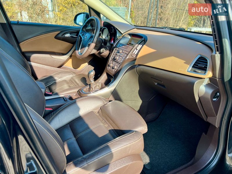 Универсал Opel Astra 2014 в Ивано-Франковске