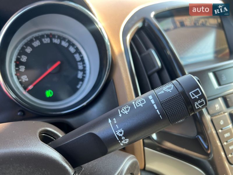 Универсал Opel Astra 2014 в Ивано-Франковске