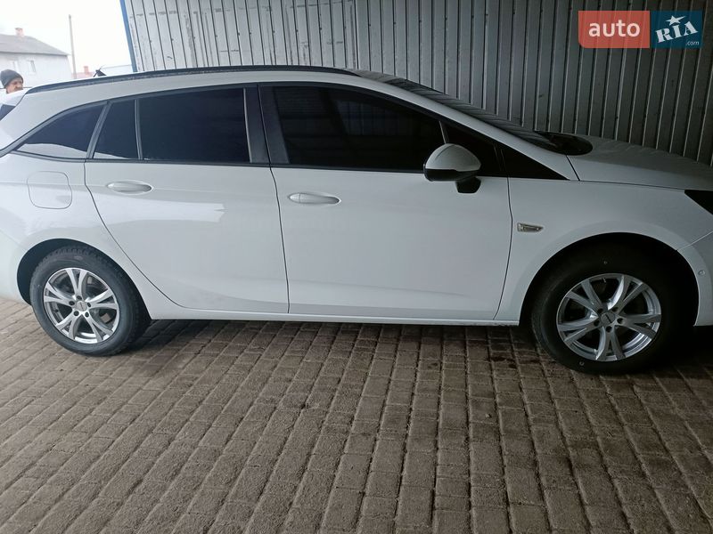 Универсал Opel Astra 2016 в Любомле