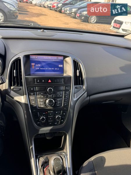 Универсал Opel Astra 2013 в Луцке