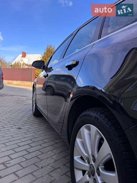 Универсал Opel Astra 2013 в Луцке
