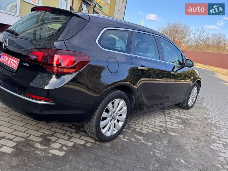 Универсал Opel Astra 2013 в Луцке