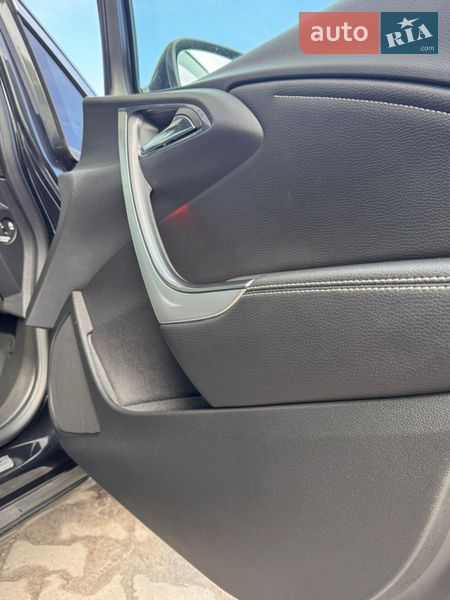 Универсал Opel Astra 2013 в Луцке