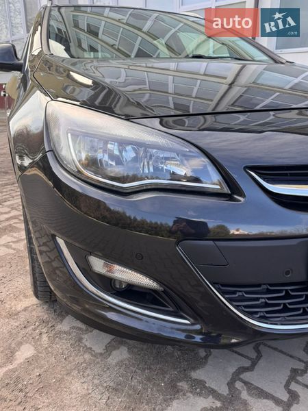 Универсал Opel Astra 2013 в Луцке