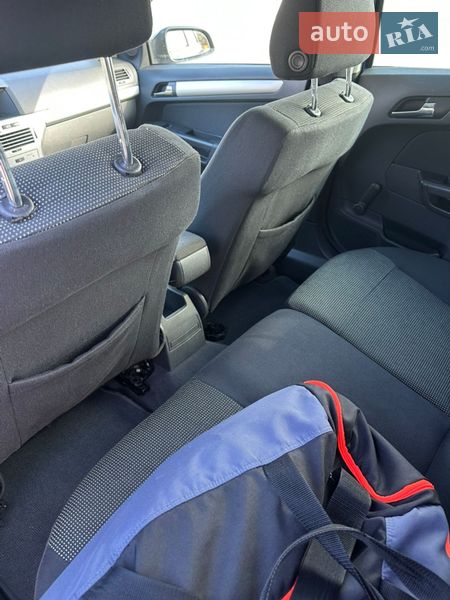 Універсал Opel Astra 2007 в Луцьку