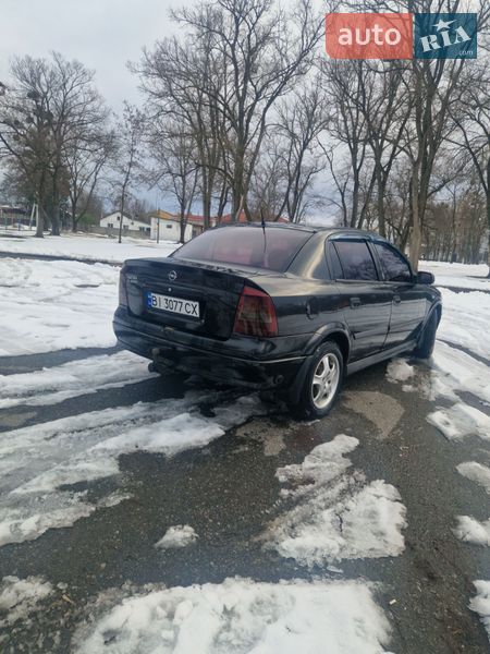 Седан Opel Astra 2006 в Гадяче
