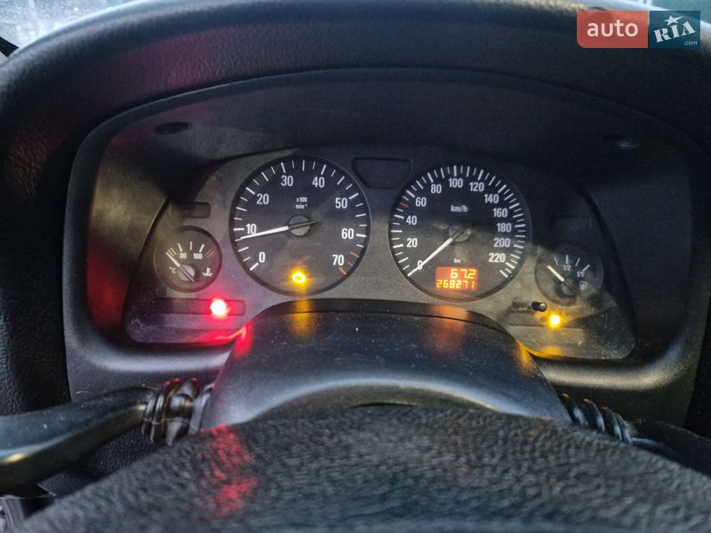 Седан Opel Astra 2006 в Гадяче