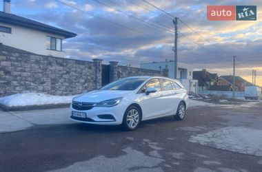 Универсал Opel Astra 2017 в Киеве