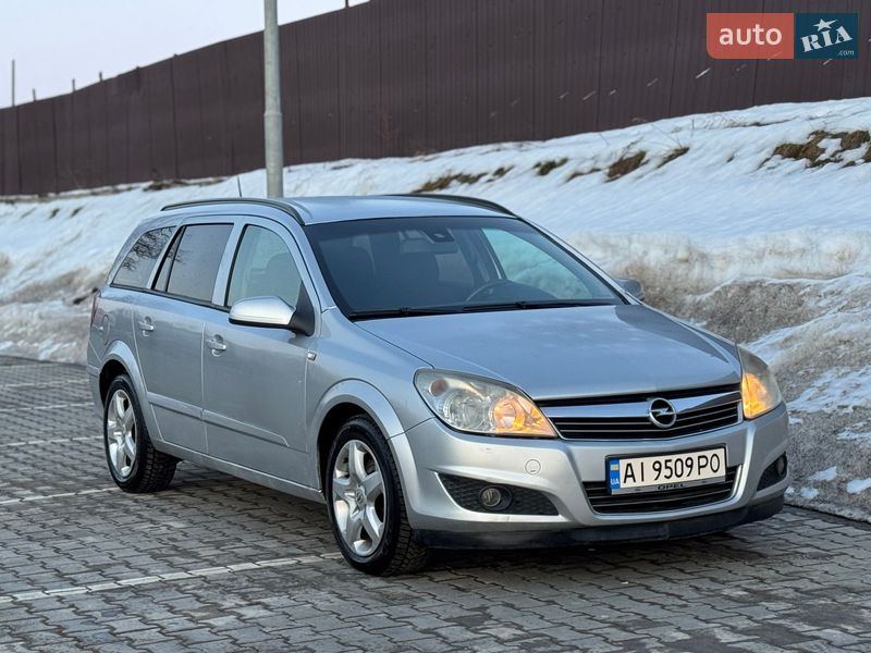 Універсал Opel Astra 2008 в Тернополі