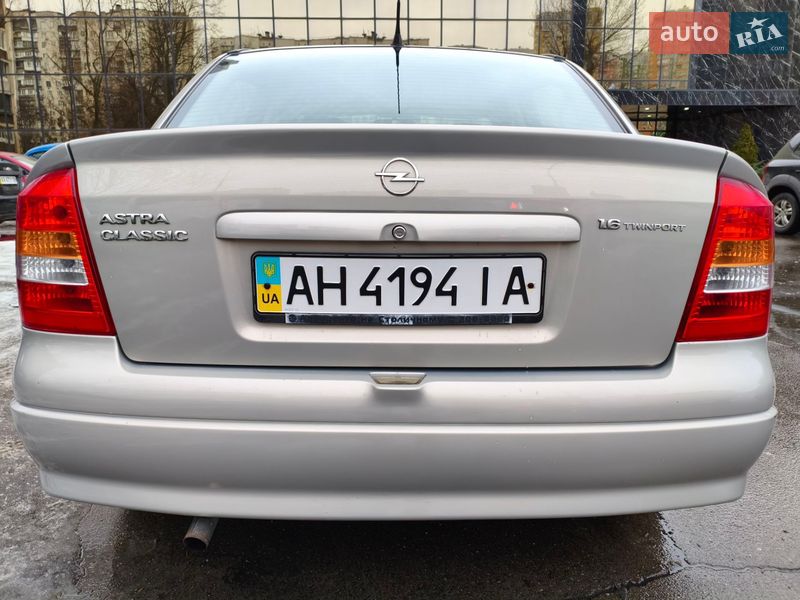 Седан Opel Astra 2009 в Киеве