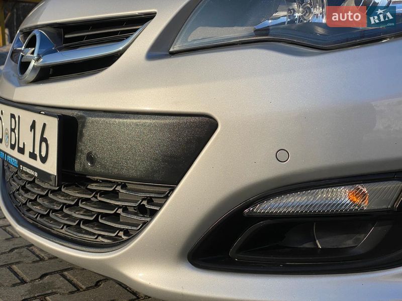 Универсал Opel Astra 2013 в Тернополе