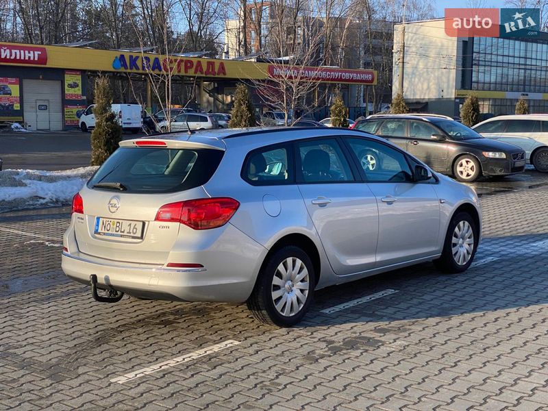 Универсал Opel Astra 2013 в Тернополе