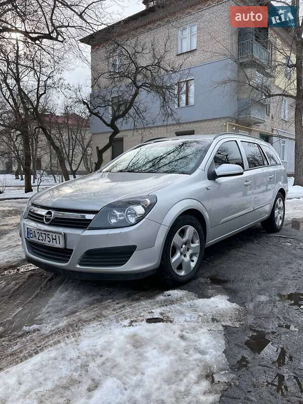 Универсал Opel Astra 2005 в Светловодске