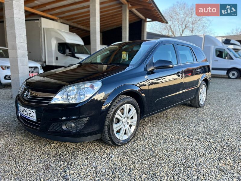 Универсал Opel Astra 2009 в Хусте