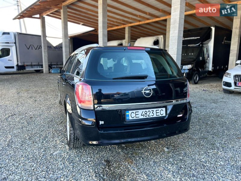 Универсал Opel Astra 2009 в Хусте