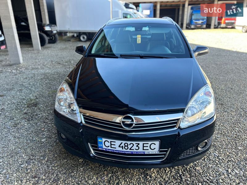 Универсал Opel Astra 2009 в Хусте