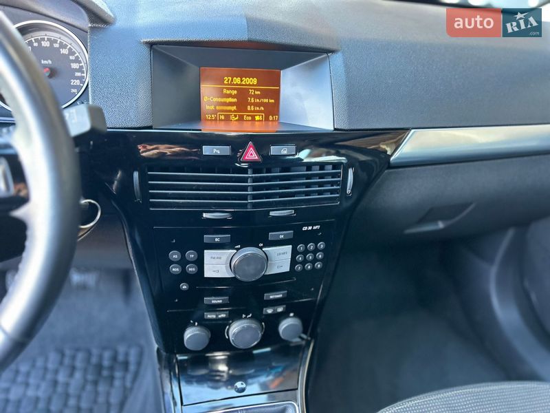 Универсал Opel Astra 2009 в Хусте