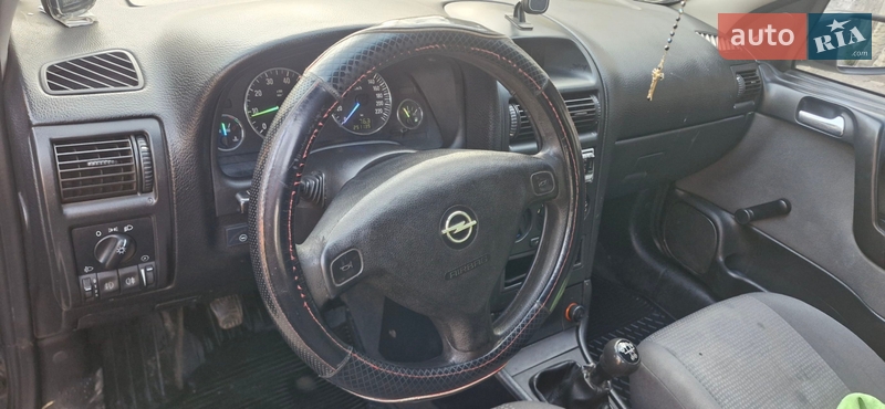 Седан Opel Astra 2006 в Львове