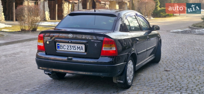 Седан Opel Astra 2006 в Львове