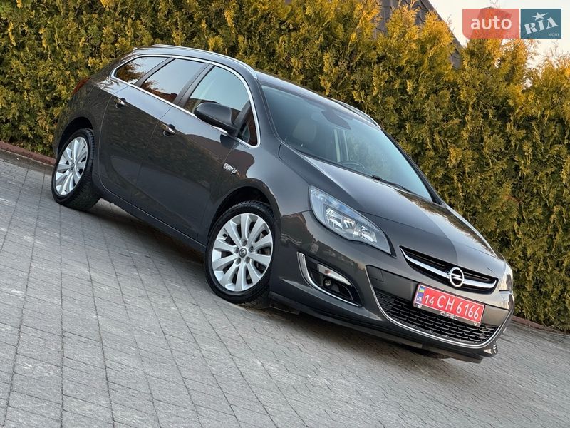 Универсал Opel Astra 2013 в Стрые