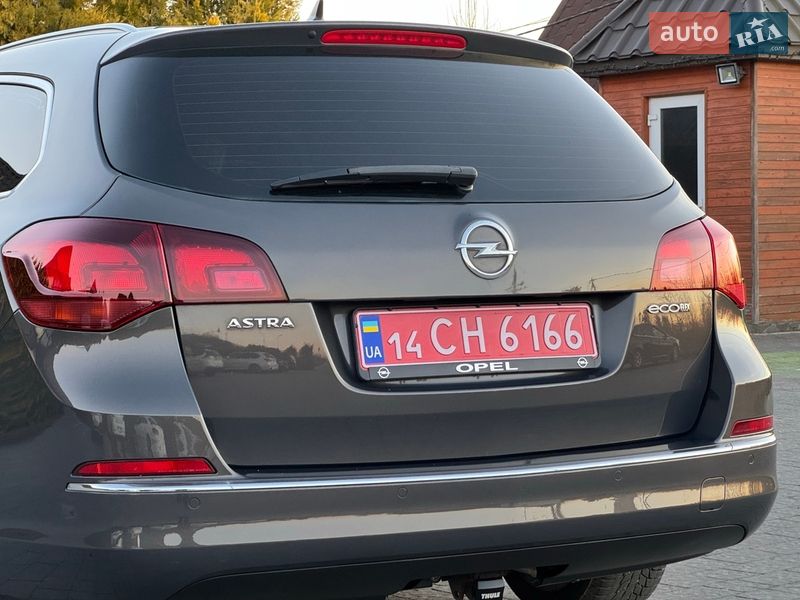 Универсал Opel Astra 2013 в Стрые