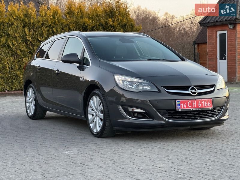 Универсал Opel Astra 2013 в Стрые