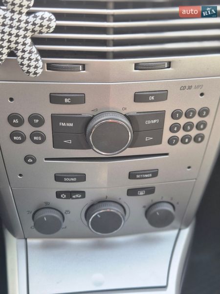 Хэтчбек Opel Astra 2012 в Львове