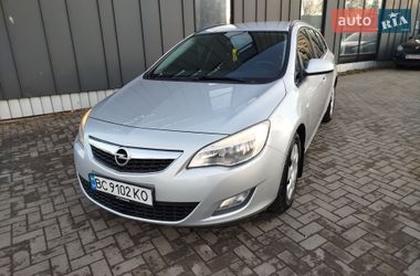 Универсал Opel Astra 2010 в Хмельницком