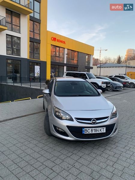 Универсал Opel Astra 2013 в Львове
