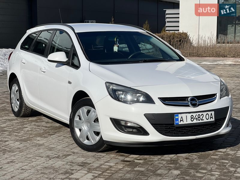 Универсал Opel Astra 2015 в Житомире