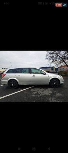 Універсал Opel Astra 2010 в Луцьку