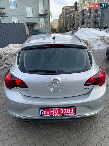 Хэтчбек Opel Astra 2013 в Львове