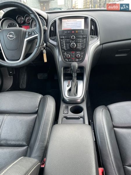 Хэтчбек Opel Astra 2013 в Львове