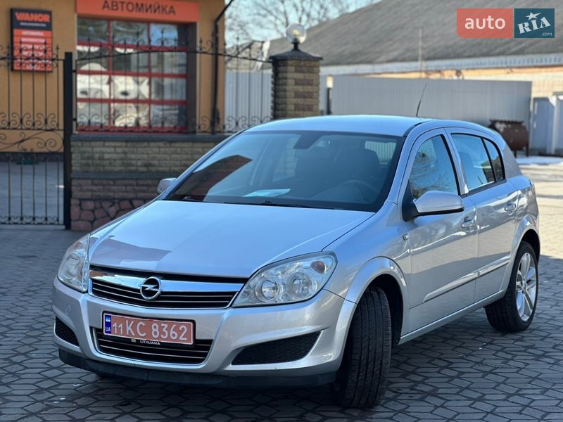 Хэтчбек Opel Astra 2007 в Лубнах