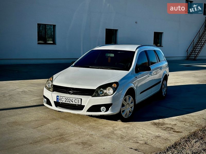 Універсал Opel Astra 2005 в Луцьку