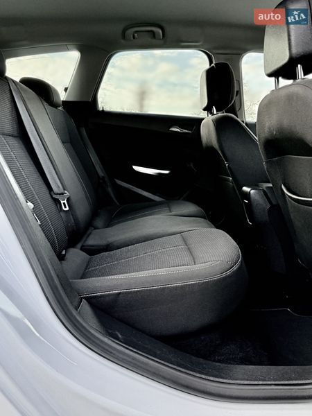 Универсал Opel Astra 2011 в Дрогобыче