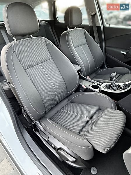 Универсал Opel Astra 2011 в Дрогобыче