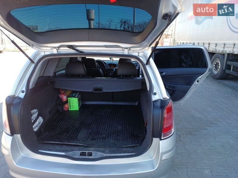 Універсал Opel Astra 2005 в Сарнах