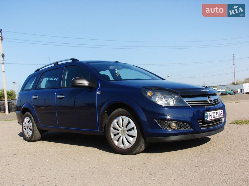 Opel Astra 2011
