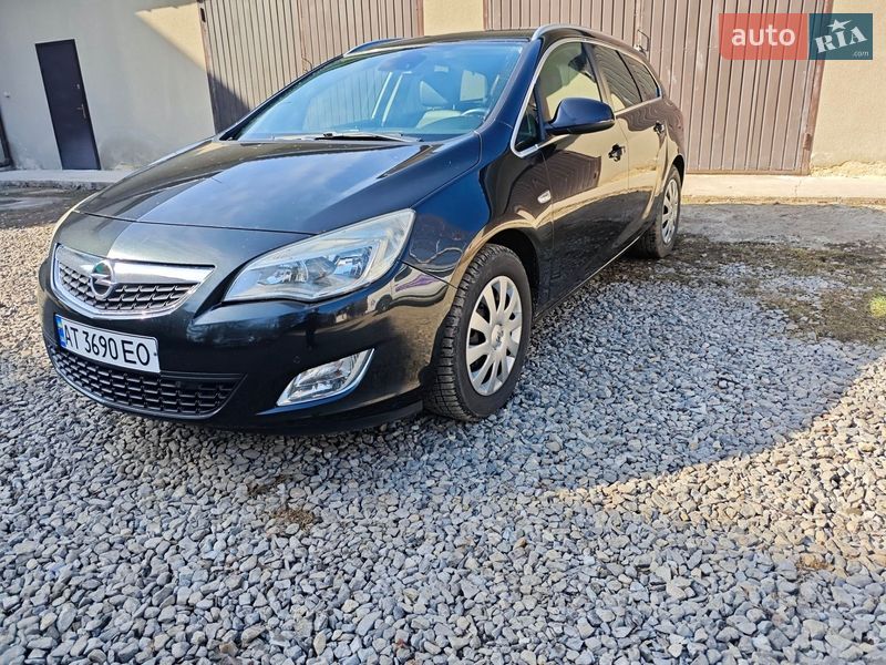 Opel Astra 2011