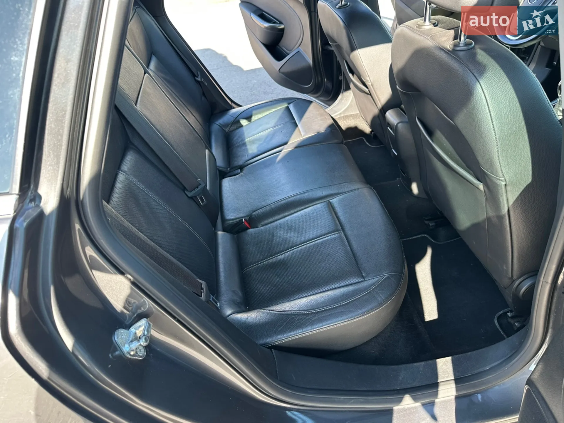 2011 Opel Astra - мініатюра 12