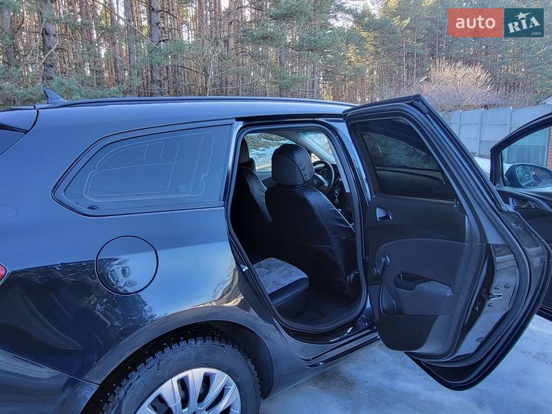 Универсал Opel Astra 2013 в Славуте