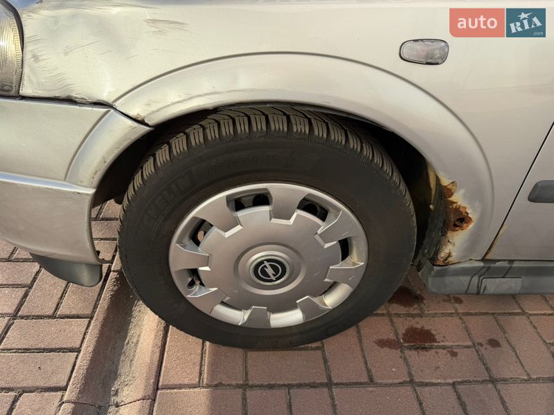 Седан Opel Astra 2004 в Киеве