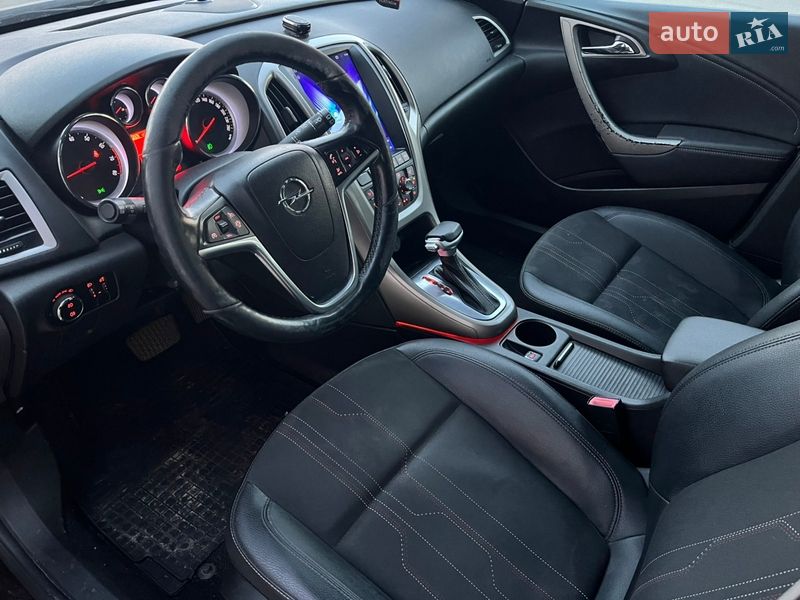 Хэтчбек Opel Astra 2012 в Киеве