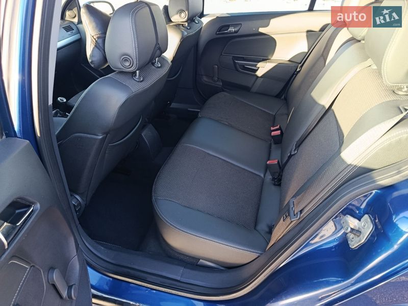 Универсал Opel Astra 2009 в Киеве